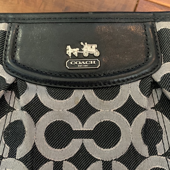 Coach purse - Picture 2 of 6